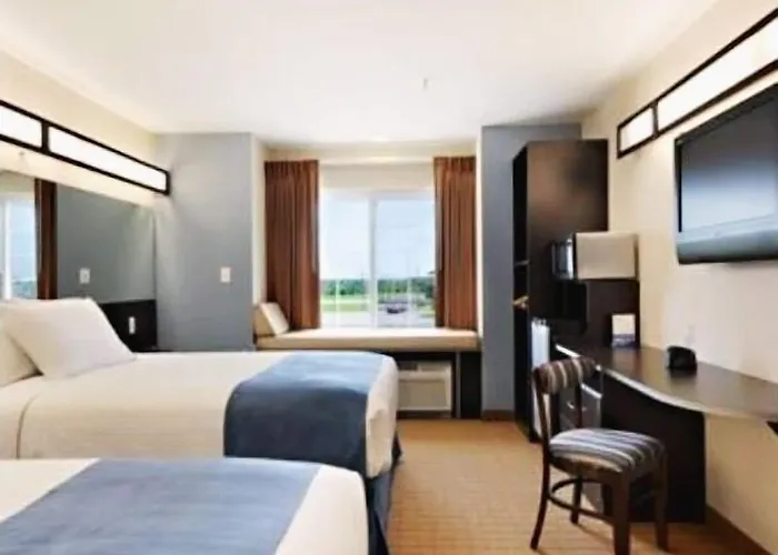 Three Rivers Inn & Suites